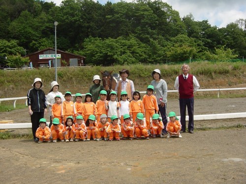 乗馬の後、記念撮影「ハイポーズ」