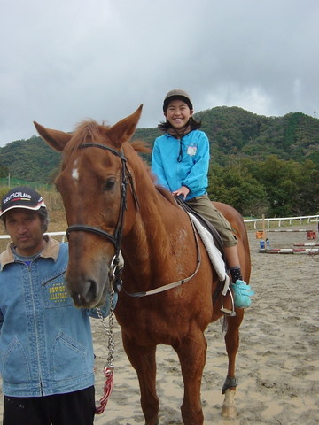 何時も来てくれる女の子、とにかく馬が大好きだ