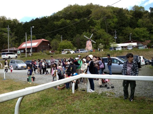 開催を待ちわびるひとびと